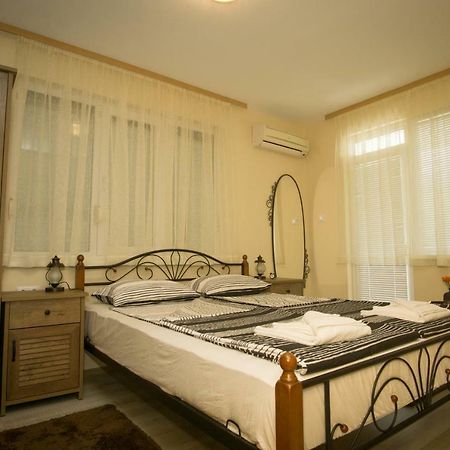 Apartamento Двойна Стая I - Къща За Гости Зоя Tsarevo Exterior foto